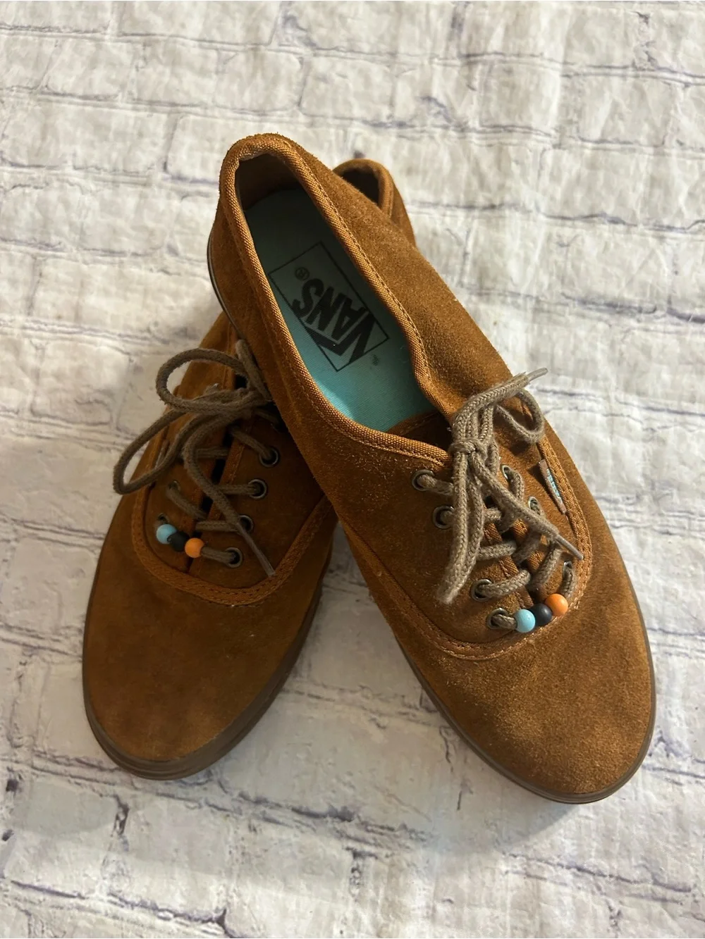VANS BROWN SUEDE M(8.5) W(10) UNISEX COLORFUL BEADS THREADED ON LACES SNEAKERS